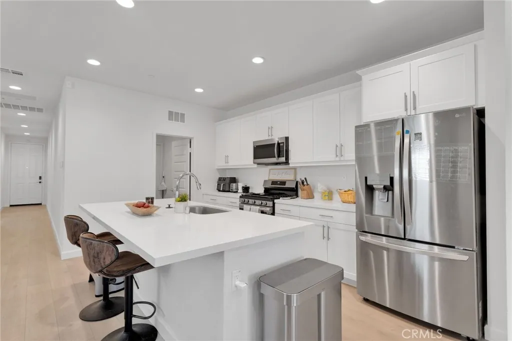 13056 Lancaster, Hesperia, California 92344 home-pic-18